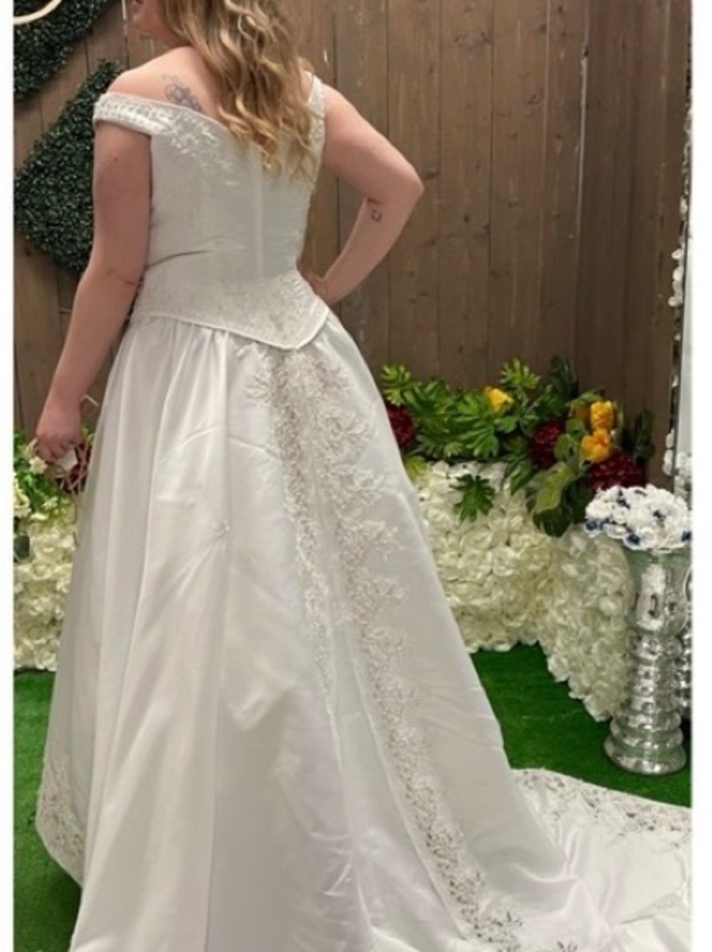Private Label White Off-Shoulder Lace A-Line Wedding Gown - Picture 3 of 4